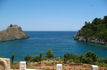 Δημιουργία παραθαλλάσιου κήπου στο Σαρακίνικο